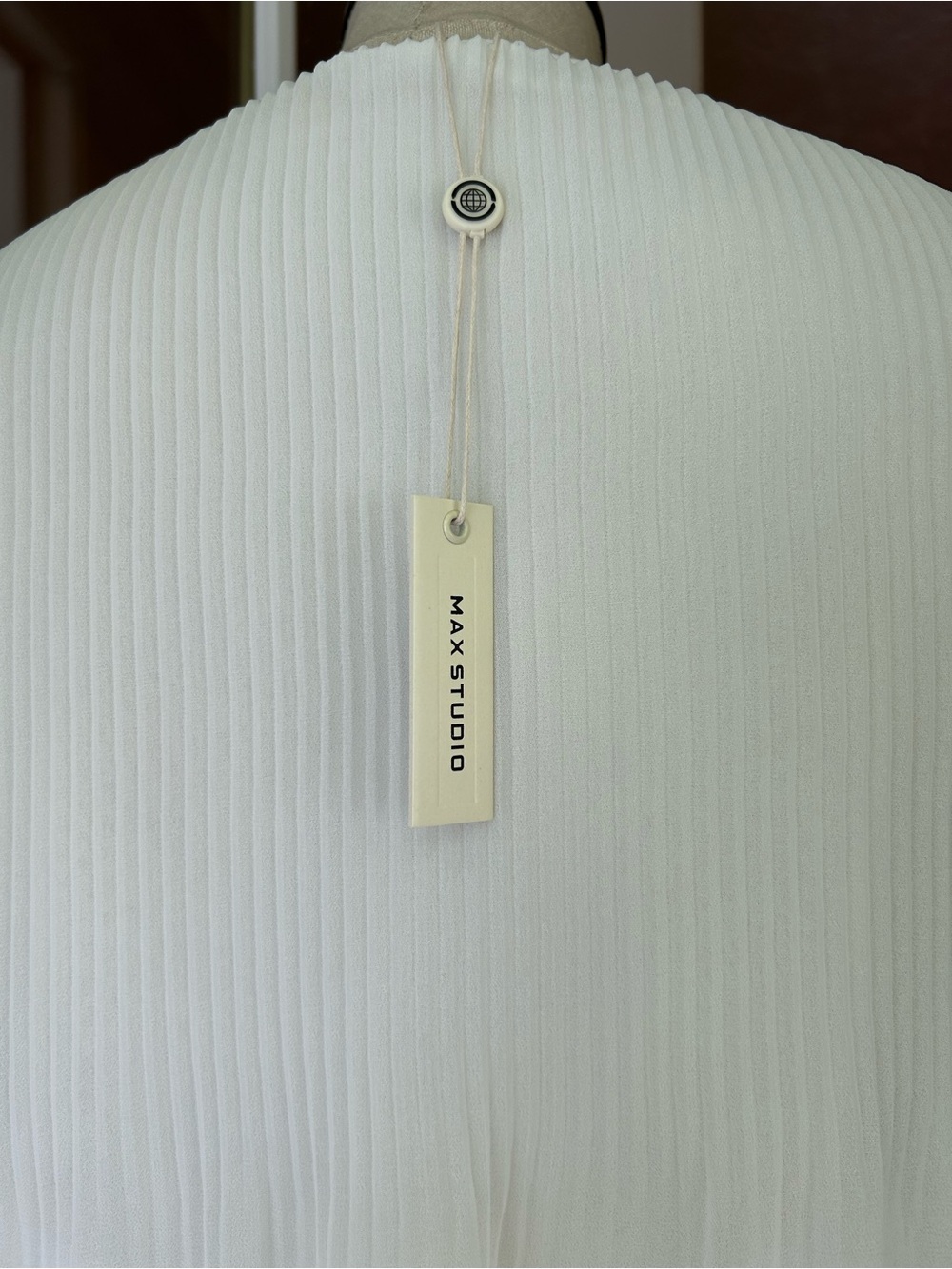 Max Studio Ivory Pleated Chiffon Tunic Blouse new with tags medium. - Picture 6 of 12